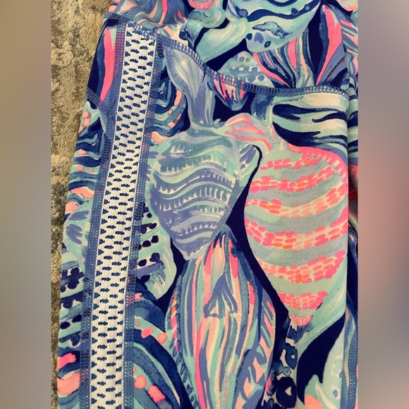 Lilly Pulitzer Women’s Medium Luxletic Tamara legging in Twilight Blue Scale Up - Picture 10 of 16